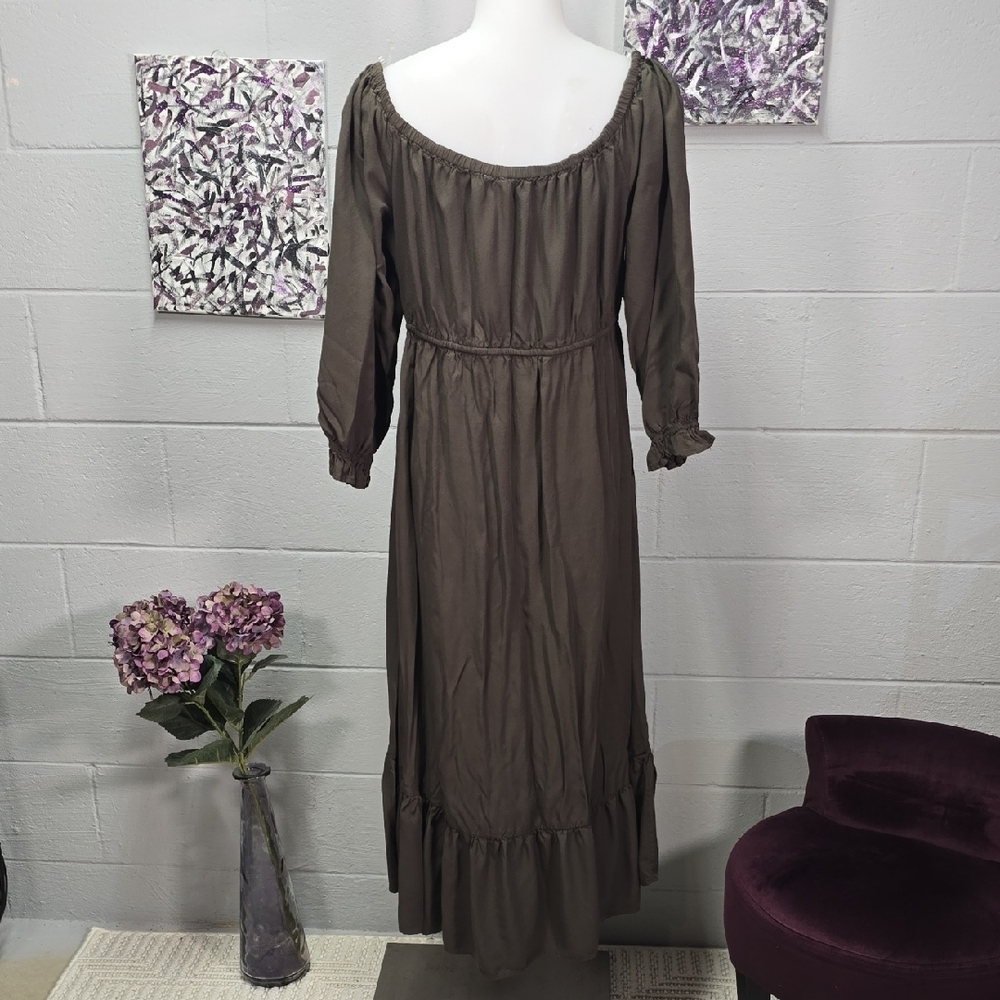Chic Long Sleeve Button-Front Dress in Olive - Picture 6 of 11